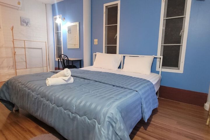 Room 16 of 48