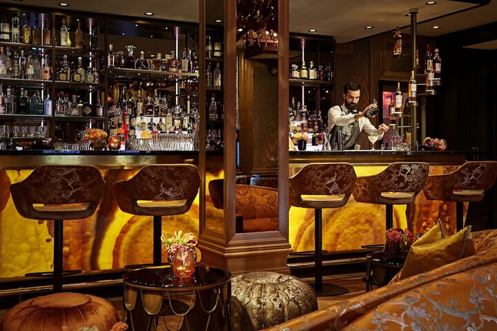 Lounge 79 of 87