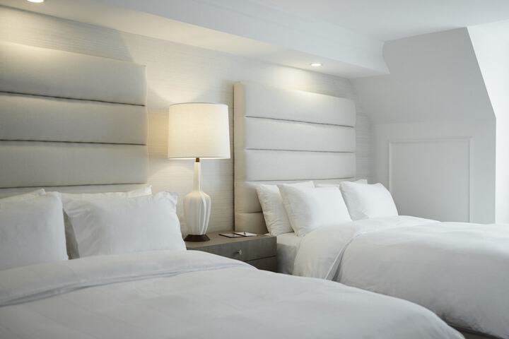Classic Suite 1 King Bed with Sofa Bed (9 of 13)