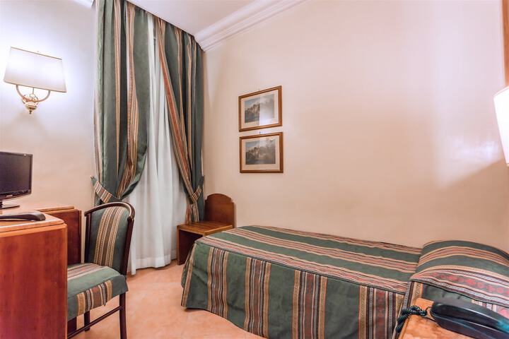 Room 18 of 49