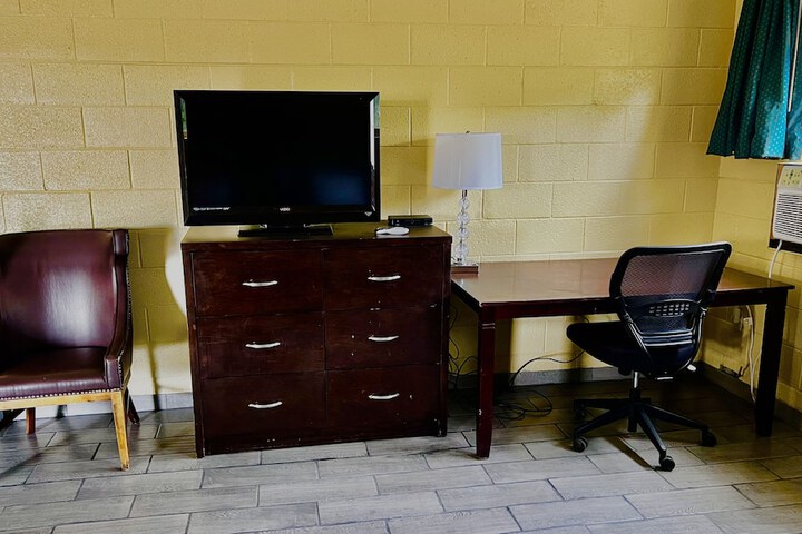 Room 22 of 39