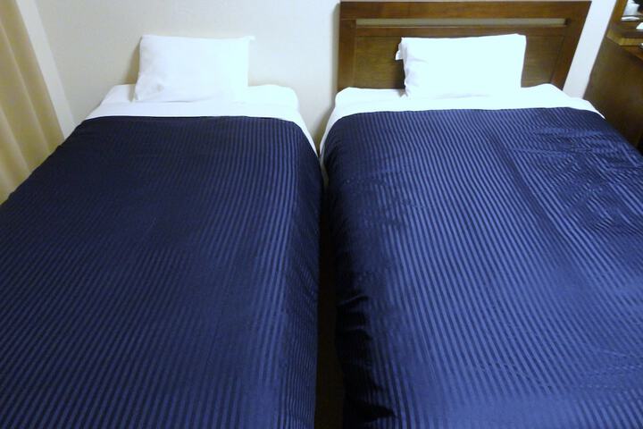 Room 12 of 23