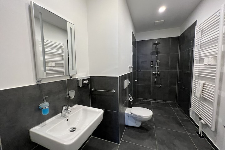 Room 17 of 23