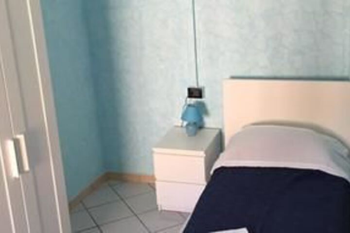 Room 27 of 48