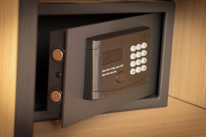 Room 10 of 76