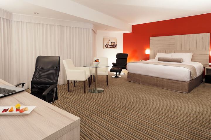 Room 19 of 212