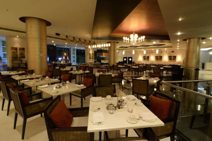 Dining 70 of 133