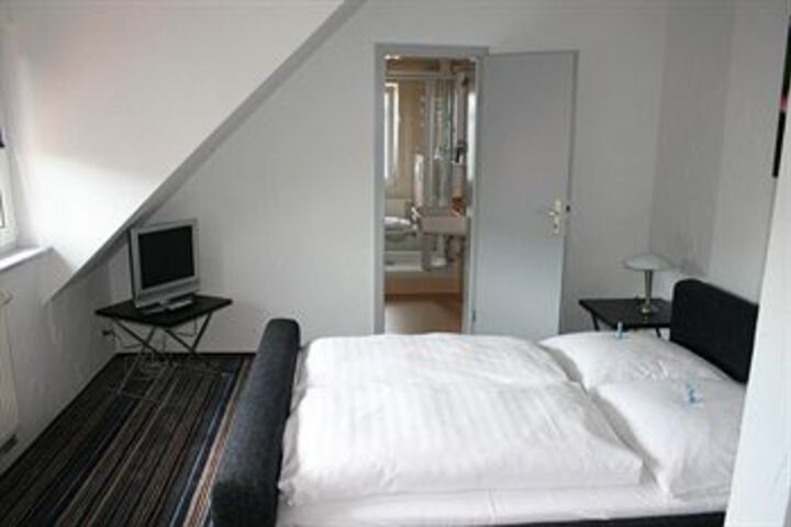 Room 18 of 27