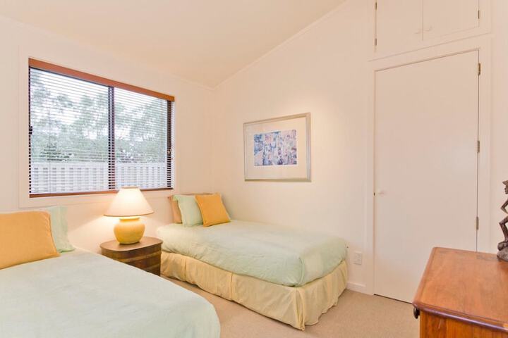Room 6 of 34