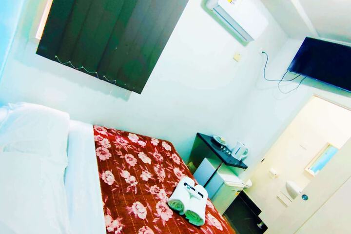 Room 28 of 73