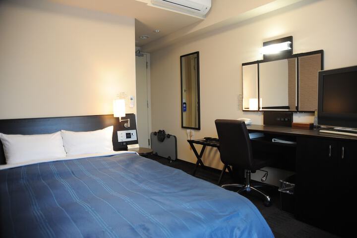 Room 3 of 33