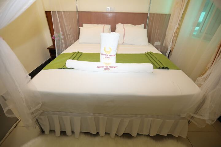 Room 13 of 37