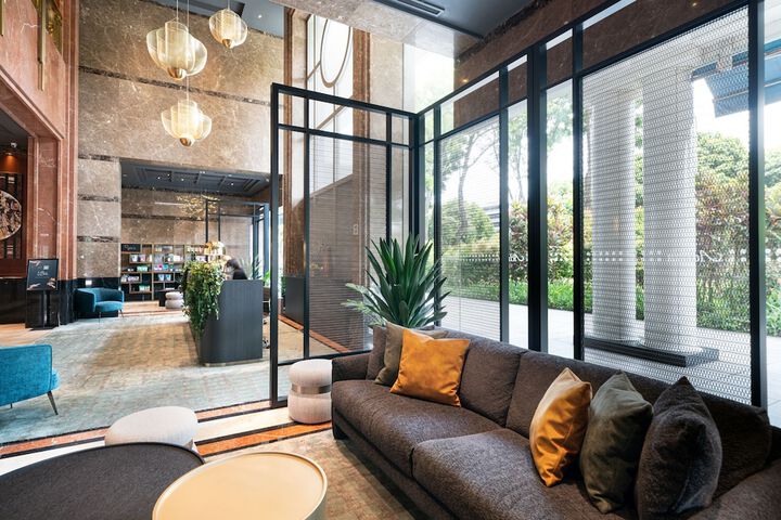 Entrance & Lobby