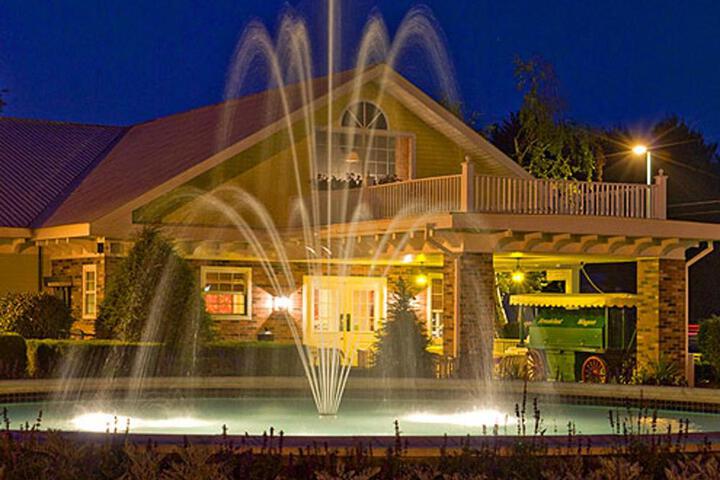 Exterior of Colonel Williams Resort and Suites