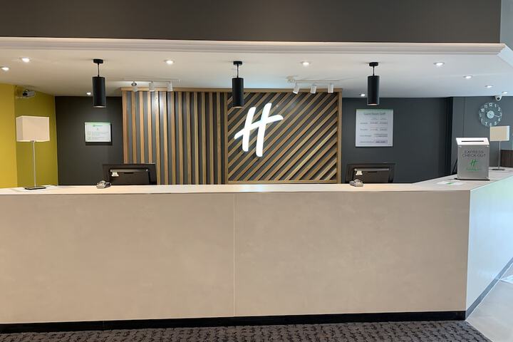 Entrance & Lobby
