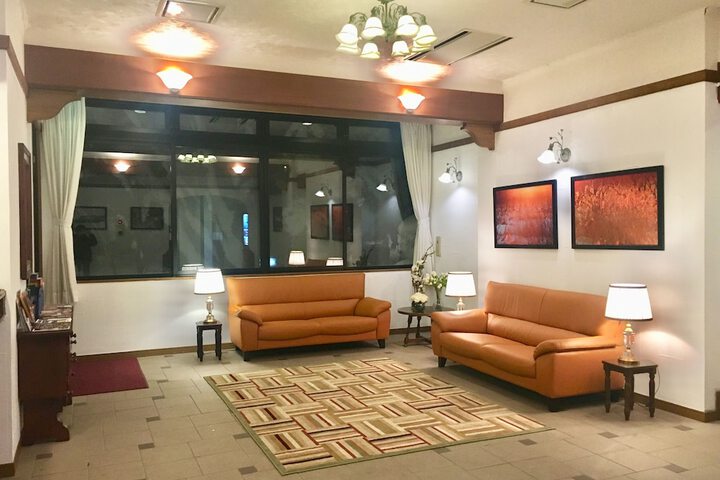 Entrance & Lobby