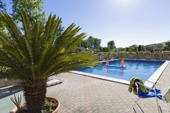 Hotel Pool