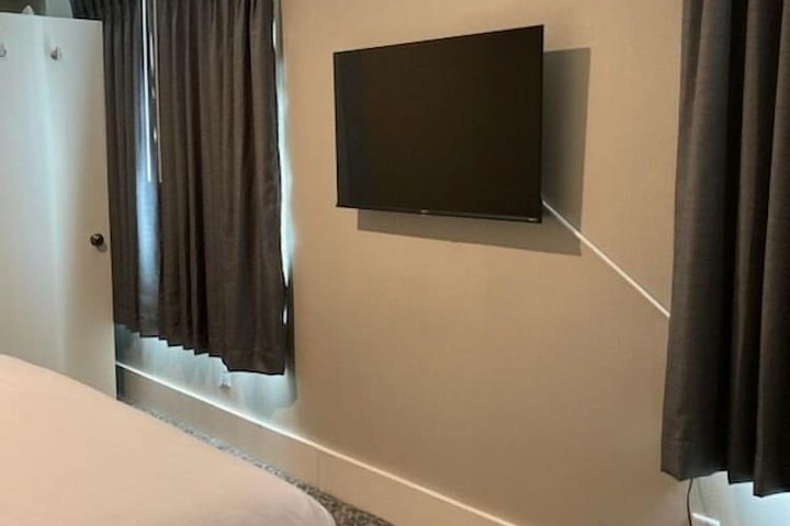 Room 51 of 141