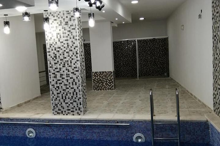 Pool 31 of 44