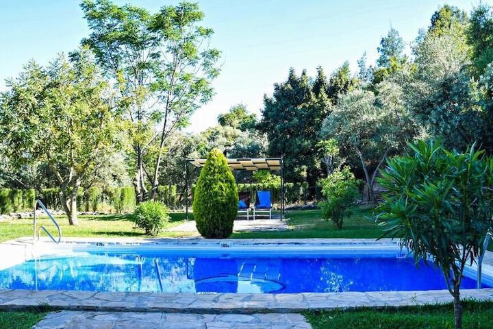 Pool 93 of 132