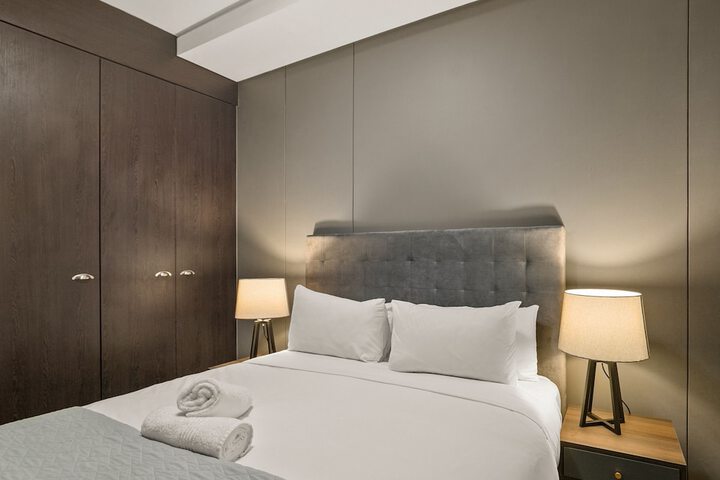 Room 10 of 215