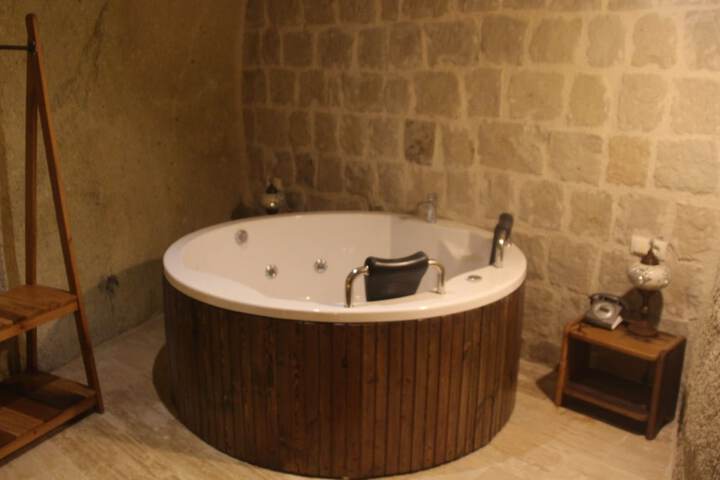 Hot Tub 70 of 90