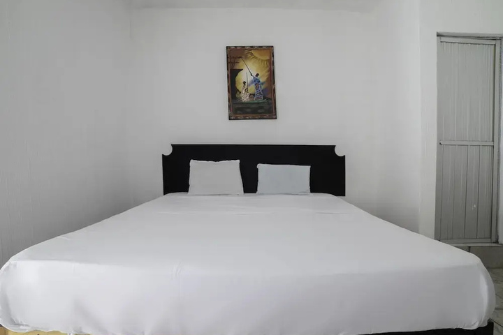 Room 5 of 14