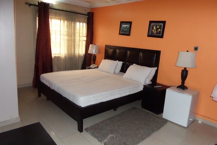 Cristabol Apartments