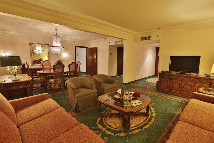 Room 12 of 75