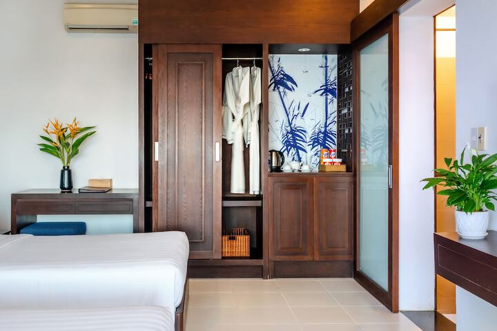 Room 15 of 52