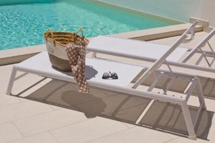 Pool 17 of 24