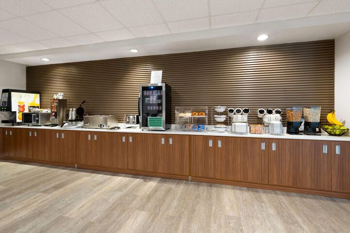 Breakfast/Coffee Service 54 of 68