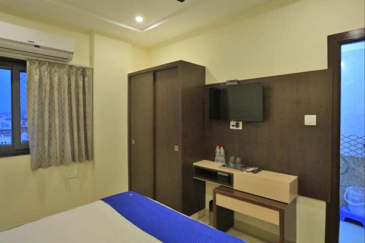 Room 14 of 37