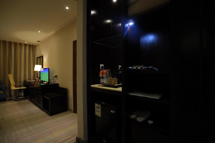 Room 7 of 48