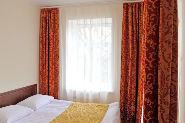 Room 14 of 27