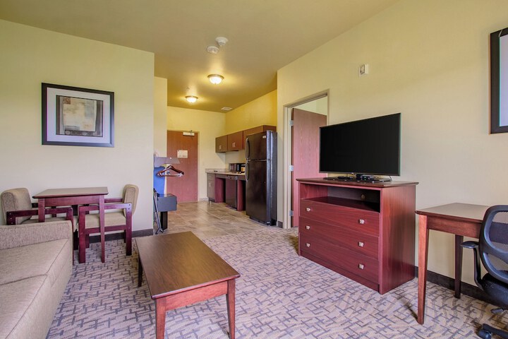 Double Accessible King Size Bed (10 of 10)