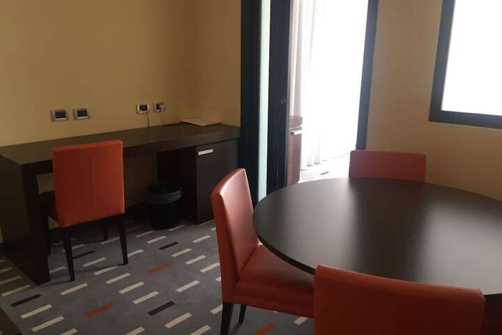 Room 19 of 47