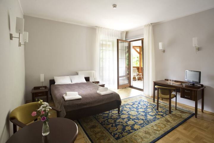 Room 4 of 41