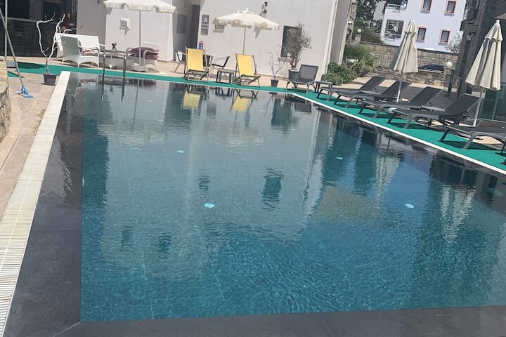 Pool 110 of 159