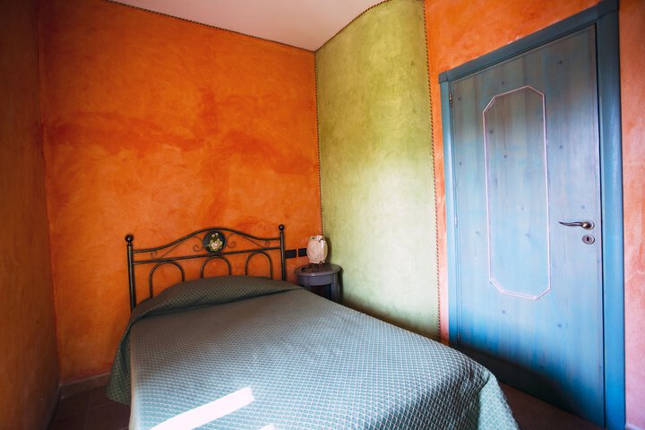 Room 5 of 34