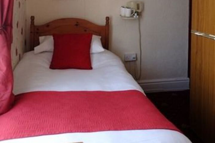 Room 12 of 30