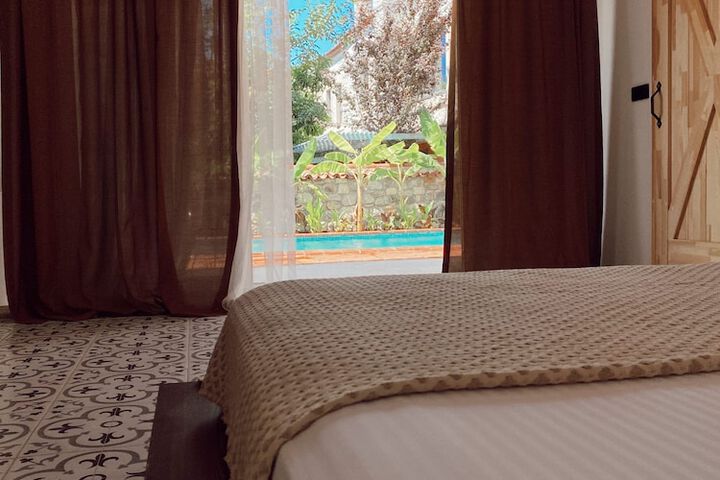 Room 4 of 39