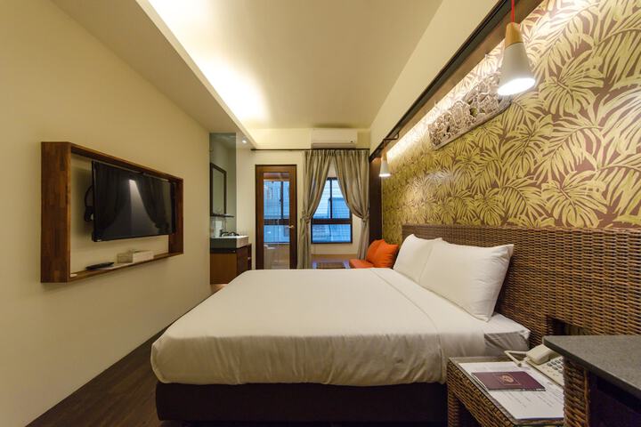 Room 16 of 116