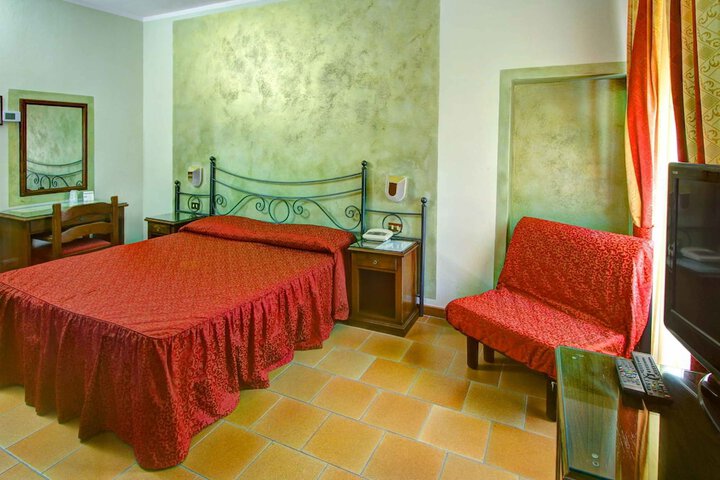 Room 20 of 96