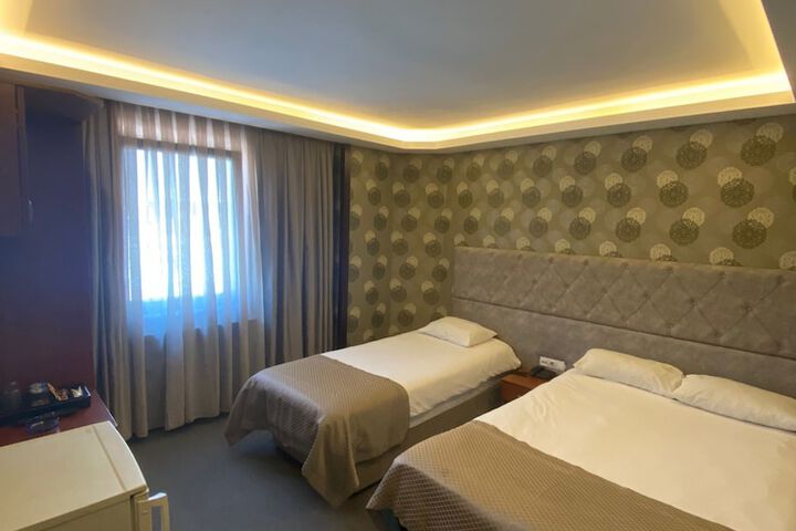 Room 13 of 35