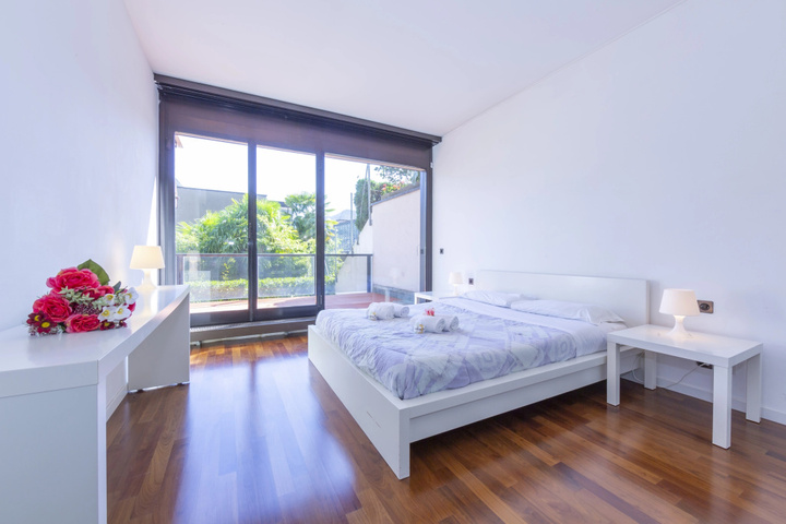 Room 4 of 9