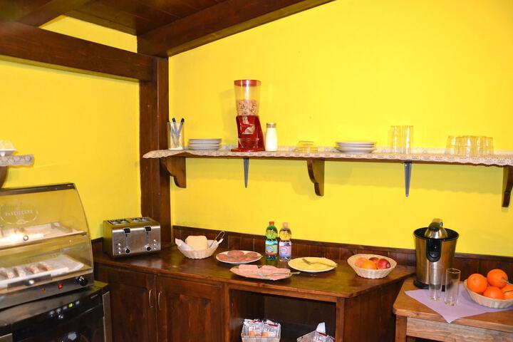 Breakfast/Coffee Service 31 of 41