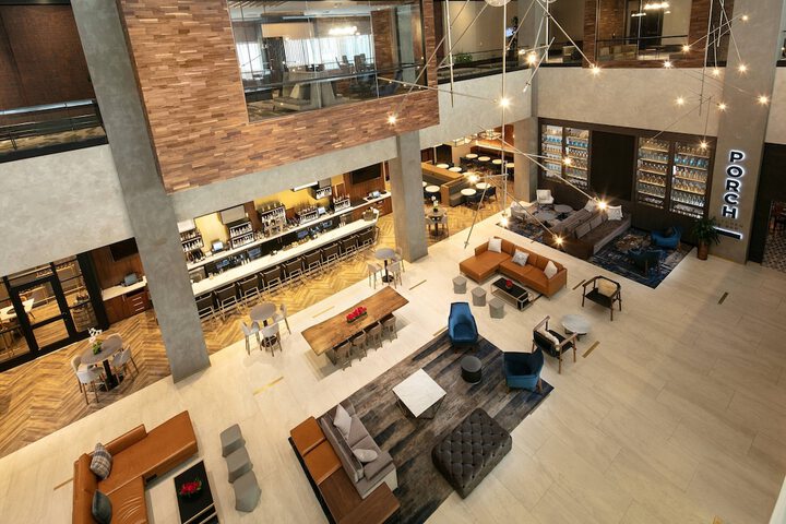 Lobby lounge