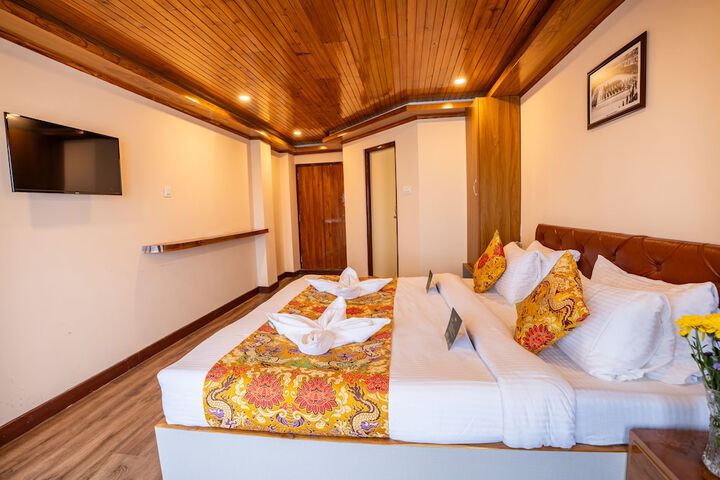 Room 8 of 40