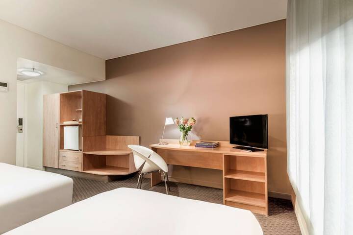 Room 13 of 92